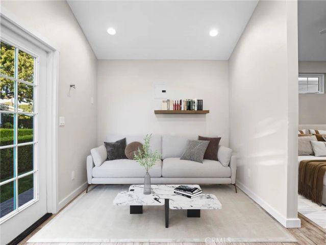 1430 Shamrock, Costa Mesa, CA 92626