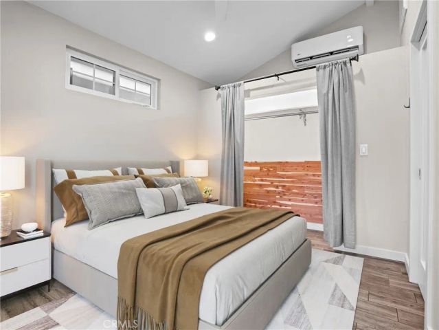 1430 Shamrock, Costa Mesa, CA 92626