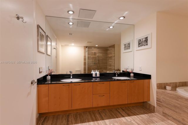 15901 Collins Ave 2502, Sunny Isles Beach, FL 33160