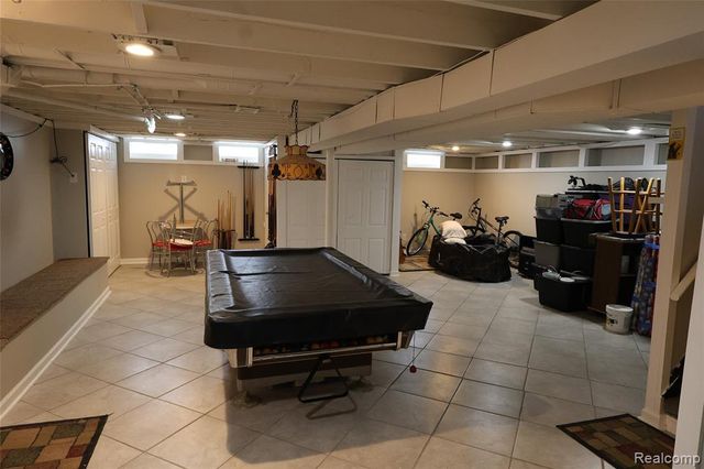 26140 Hayes Road, Roseville, MI 48066