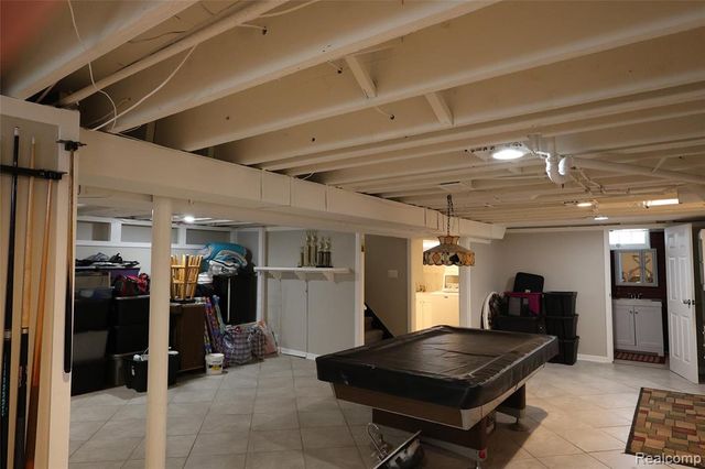 26140 Hayes Road, Roseville, MI 48066