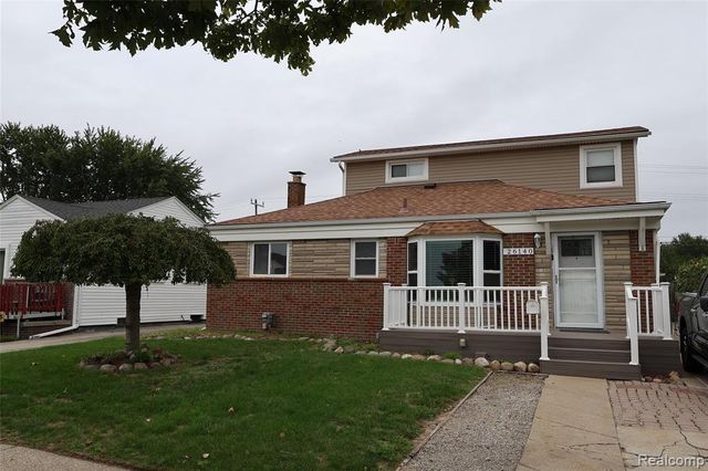 26140 Hayes Road, Roseville, MI 48066