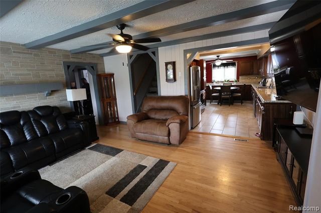 26140 Hayes Road, Roseville, MI 48066