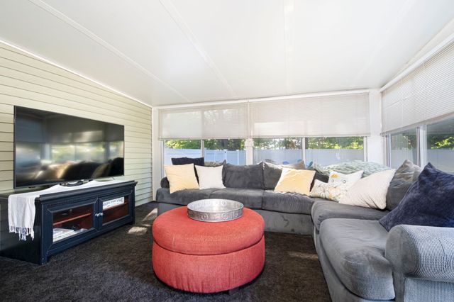 24 Lake St, Hudson, MA 01749