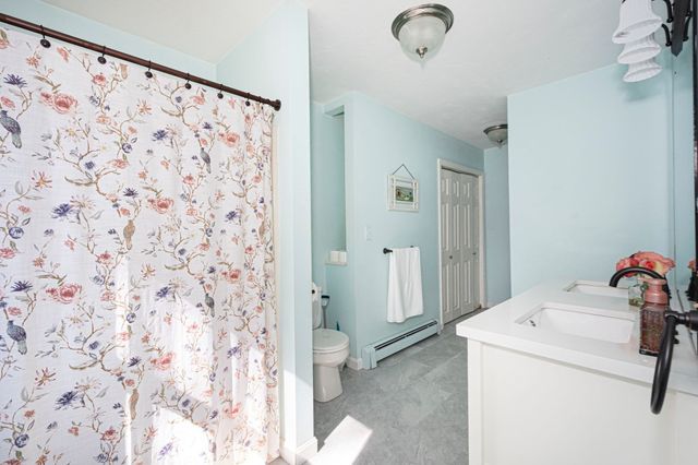 24 Lake St, Hudson, MA 01749