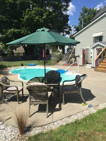24 Lake St, Hudson, MA 01749