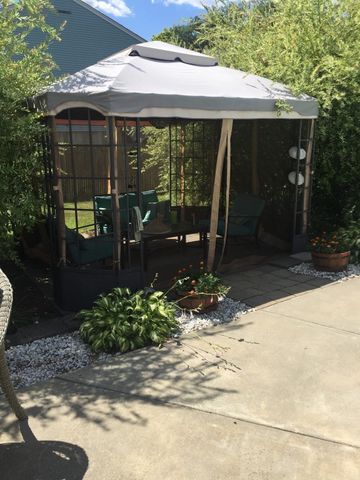 24 Lake St, Hudson, MA 01749