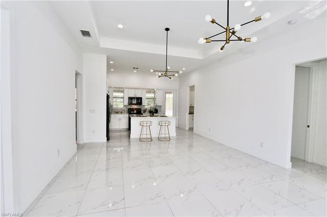 233 39th AVE NE, Naples, FL 34120