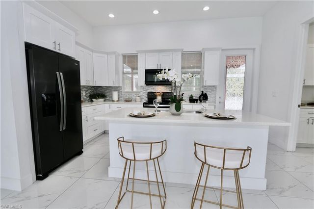 233 39th AVE NE, Naples, FL 34120