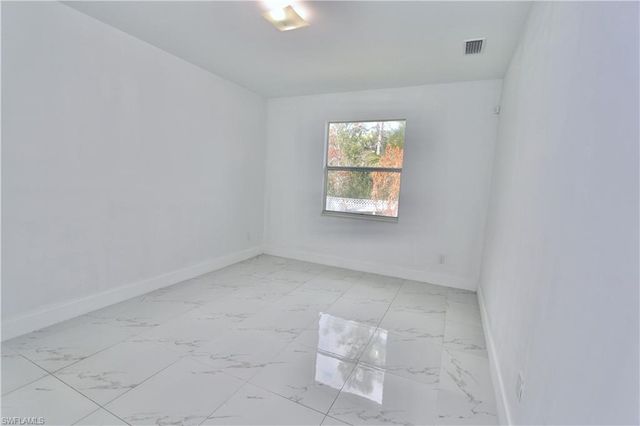 233 39th AVE NE, Naples, FL 34120