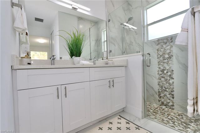 233 39th AVE NE, Naples, FL 34120