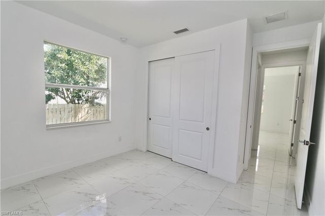 233 39th AVE NE, Naples, FL 34120