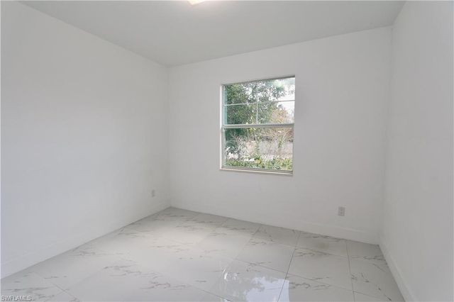 233 39th AVE NE, Naples, FL 34120