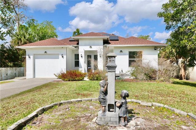 233 39th AVE NE, Naples, FL 34120