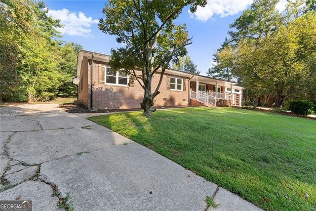 1492 Burns Drive NE, Gainesville, GA 30501