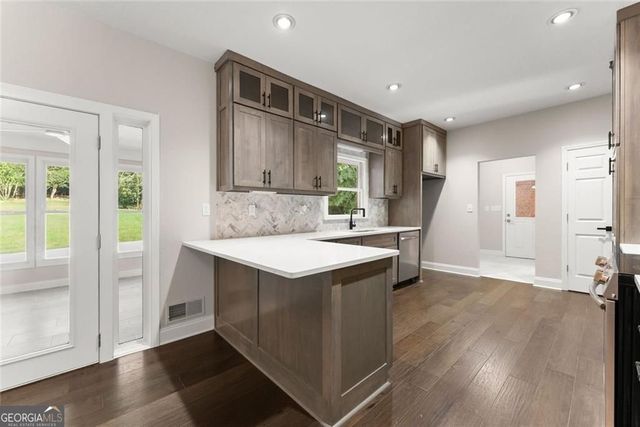 1492 Burns Drive NE, Gainesville, GA 30501
