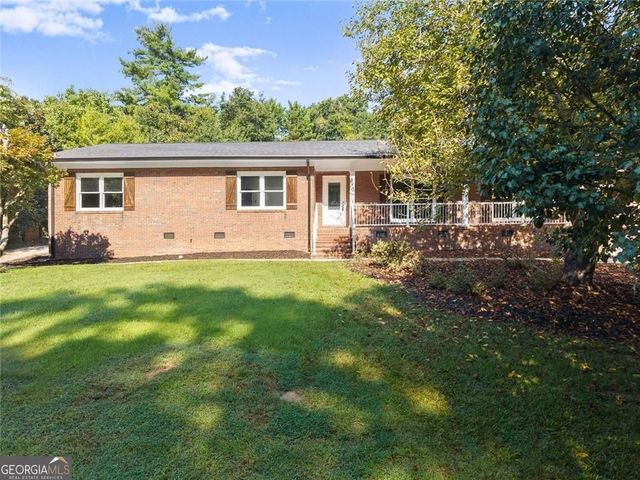 1492 Burns Drive NE, Gainesville, GA 30501