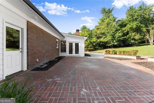 1492 Burns Drive NE, Gainesville, GA 30501