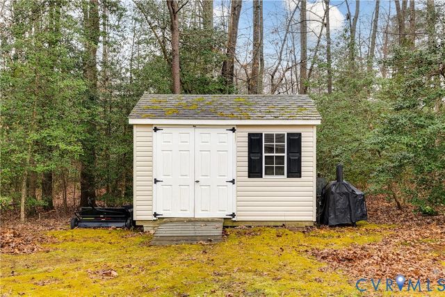 5757 Longbow Ln, New Kent, VA 23124