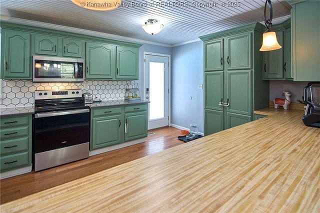 2384 Scary Creek Road, Scott Depot, WV 25560