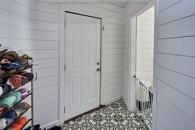 2384 Scary Creek Road, Scott Depot, WV 25560