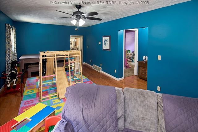 2384 Scary Creek Road, Scott Depot, WV 25560