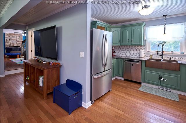 2384 Scary Creek Road, Scott Depot, WV 25560