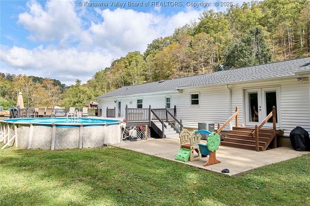 2384 Scary Creek Road, Scott Depot, WV 25560