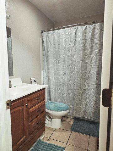 2565 E Atlantic Street, Springfield, MO 65803