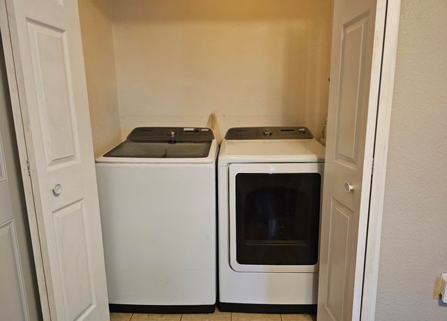 2565 E Atlantic Street, Springfield, MO 65803