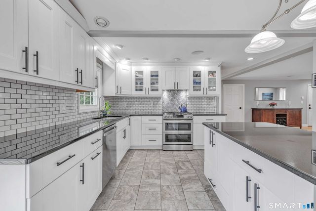 6 Norwood Terrace, Trumbull, CT 06611