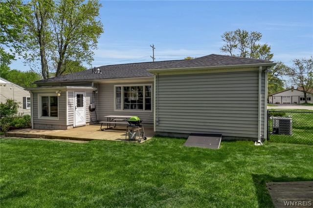 126 Country Parkway, Amherst, NY 14221