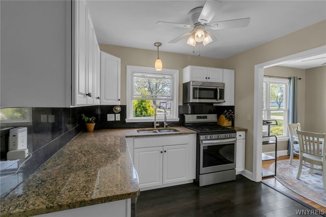 126 Country Parkway, Amherst, NY 14221