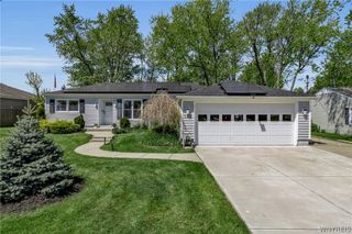126 Country Parkway, Amherst, NY 14221