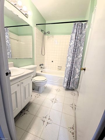 33688 Bayview Drive, New Baltimore, MI 48047