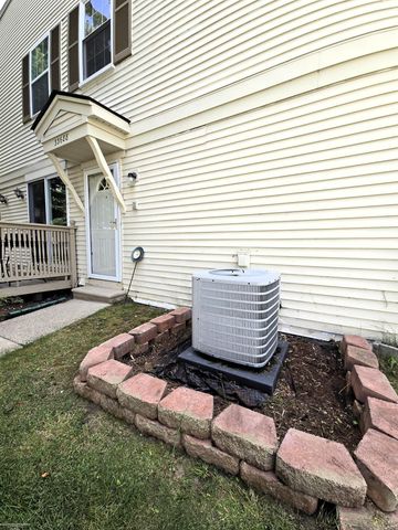 33688 Bayview Drive, New Baltimore, MI 48047