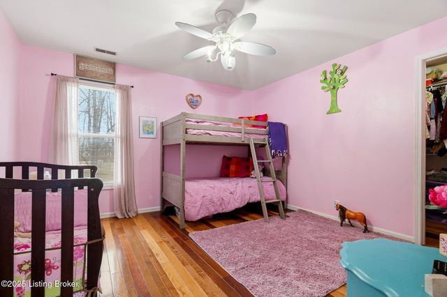 9704 Grandin Woods Rd, Louisville, KY 40299