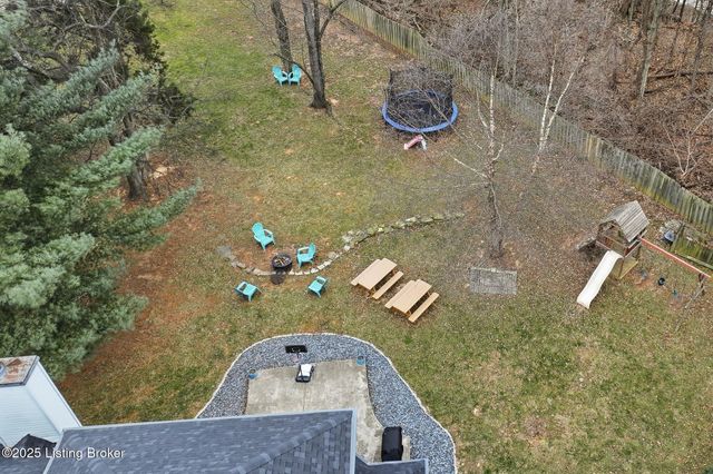 9704 Grandin Woods Rd, Louisville, KY 40299