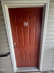 2511 Friedland Place 202, Raleigh, NC 27617