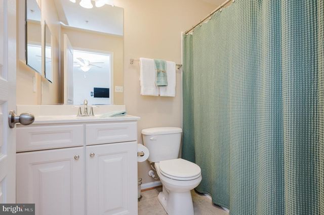 8402 STANSBURY LAKE DR, Baltimore, MD 21222