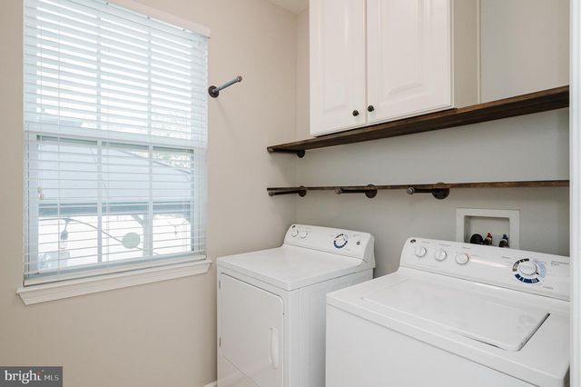 8402 STANSBURY LAKE DR, Baltimore, MD 21222