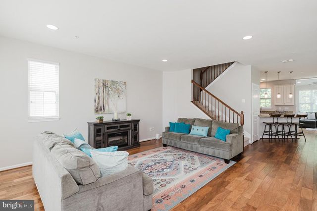 8402 STANSBURY LAKE DR, Baltimore, MD 21222