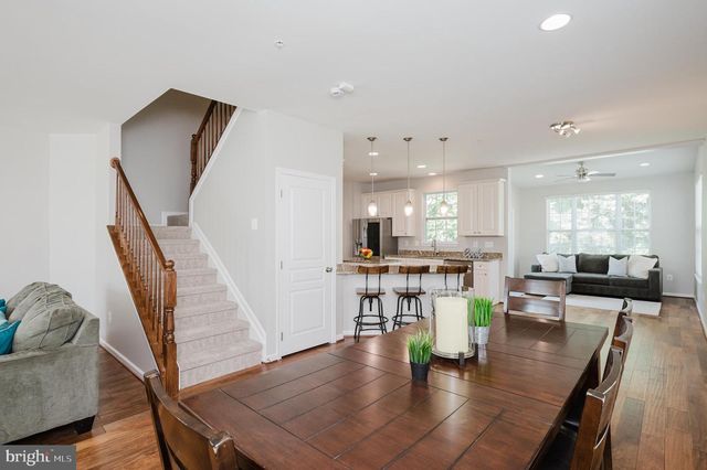 8402 STANSBURY LAKE DR, Baltimore, MD 21222