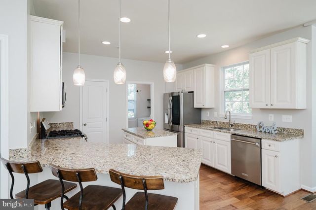 8402 STANSBURY LAKE DR, Baltimore, MD 21222