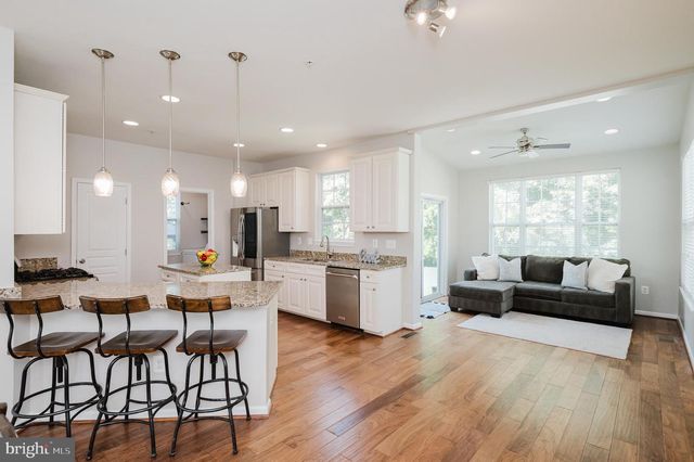 8402 STANSBURY LAKE DR, Baltimore, MD 21222
