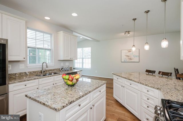 8402 STANSBURY LAKE DR, Baltimore, MD 21222