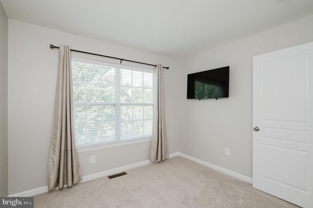 8402 STANSBURY LAKE DR, Baltimore, MD 21222