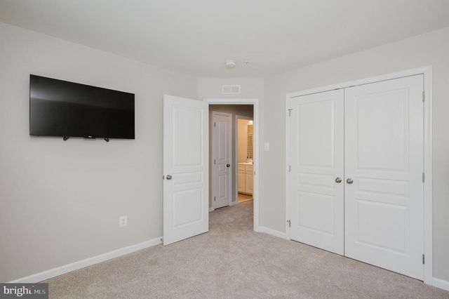 8402 STANSBURY LAKE DR, Baltimore, MD 21222