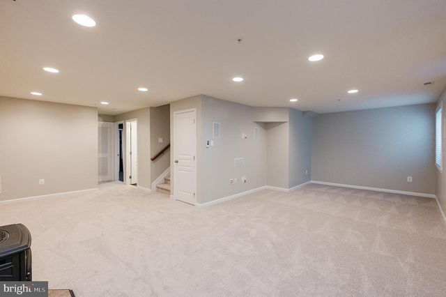 8402 STANSBURY LAKE DR, Baltimore, MD 21222