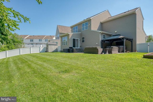 8402 STANSBURY LAKE DR, Baltimore, MD 21222